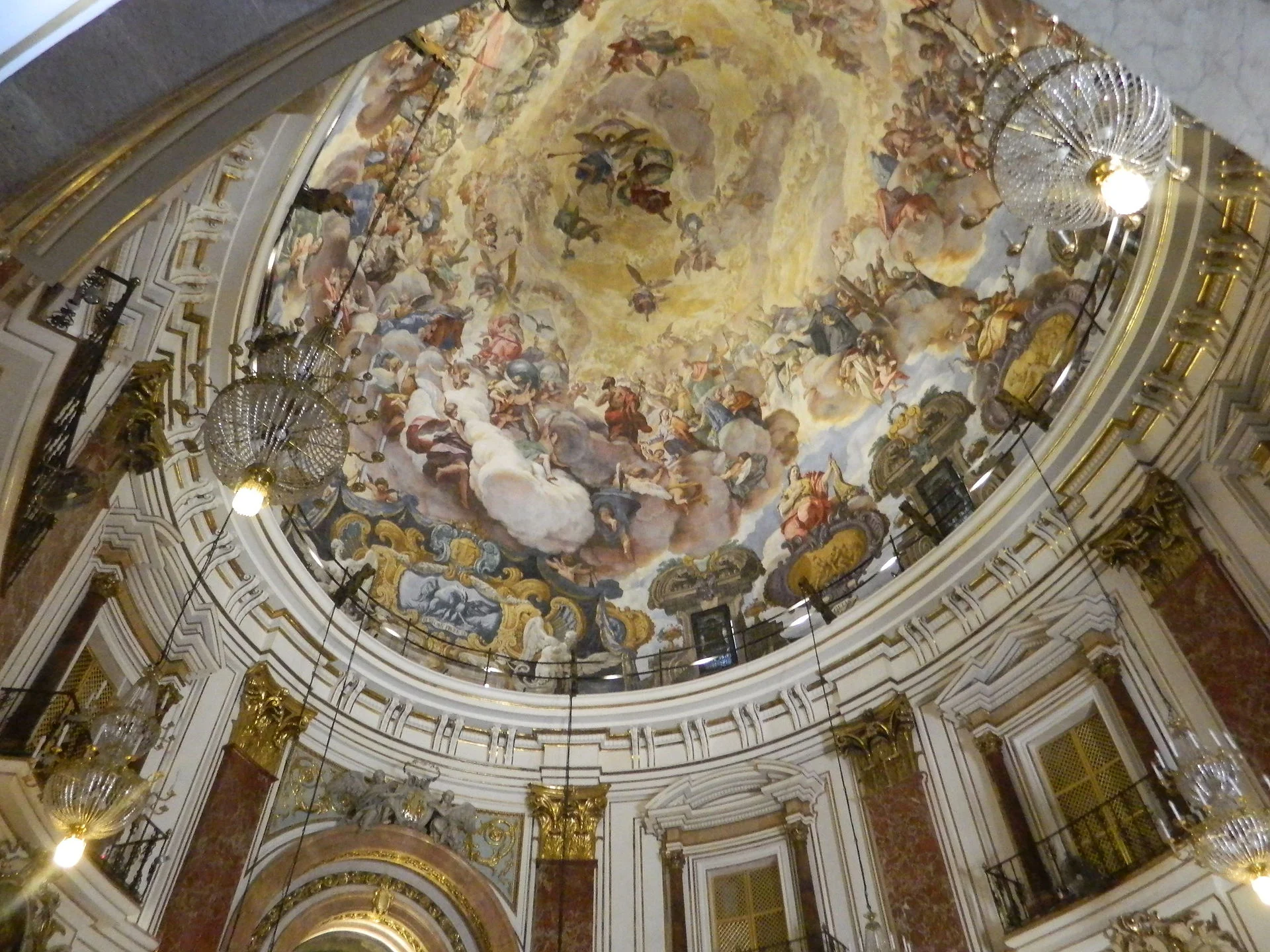 Купол Базилики Virgen de los Desamparados — фрески Антонио Паломино, начало XVIII века