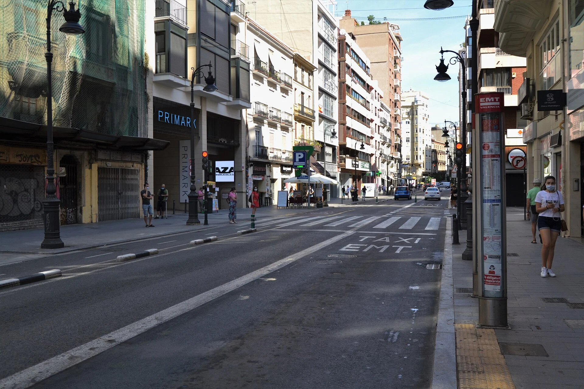Улица Calle de Russafa в Валенсии: торговая ось района Русафа с бутиками и кафе